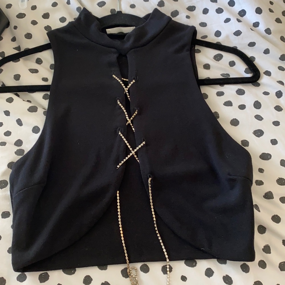 WINDSOR DIAMOND LACE UP CROP TOP